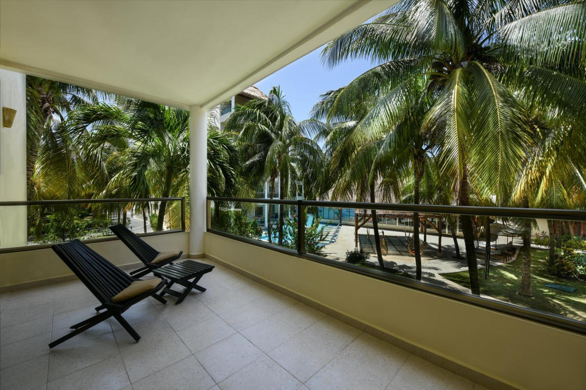 Royal Retreat 1 Bedroom Studio
